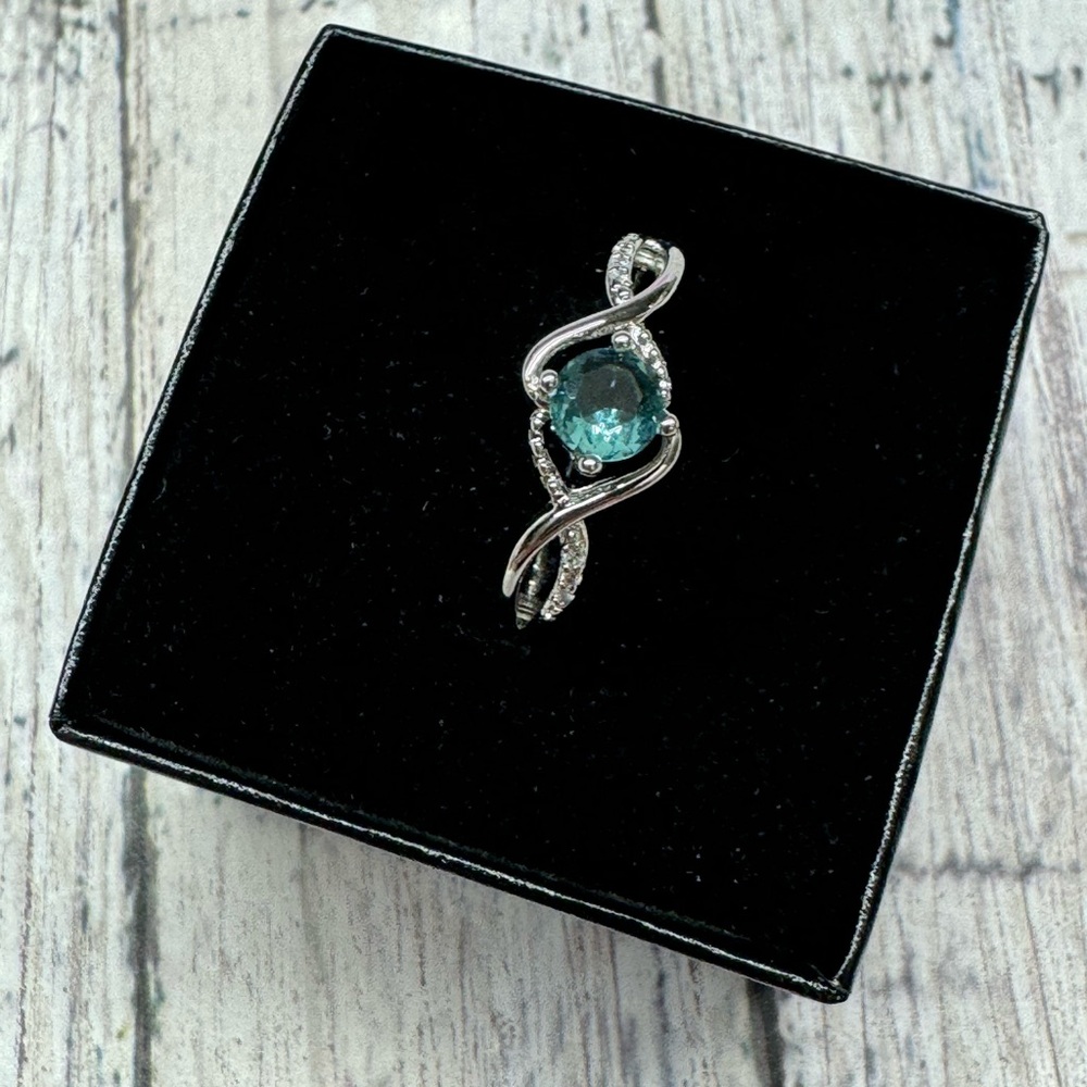 4-Prong Setting Exquisite Solitaire Round Blue Zirconia Silver Plated Ring